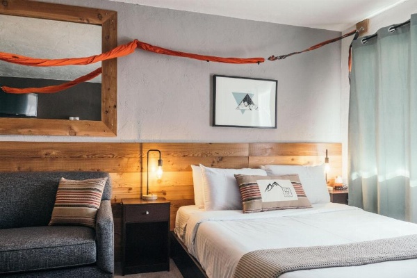 LOGE Mt. Shasta image 17