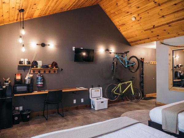 LOGE Mt. Shasta image 25